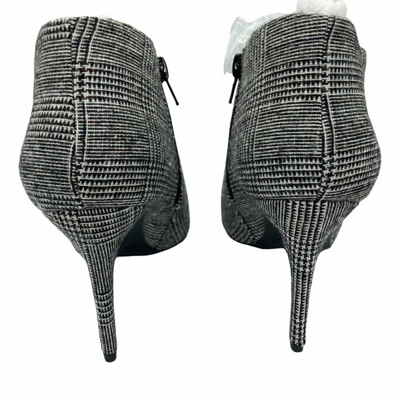 Journee Collection Demmi Plaid Bootie Sz: 8.5 - Picture 4 of 7